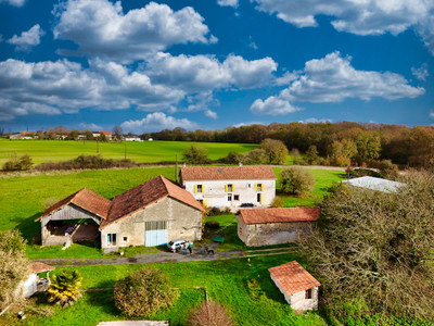 Maison à vendre à Mareuil en Périgord, Dordogne, Aquitaine, avec Leggett Immobilier