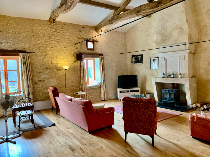 French property for sale in Saint-Sorlin-de-Conac, Charente-Maritime - €250,000 - photo 2