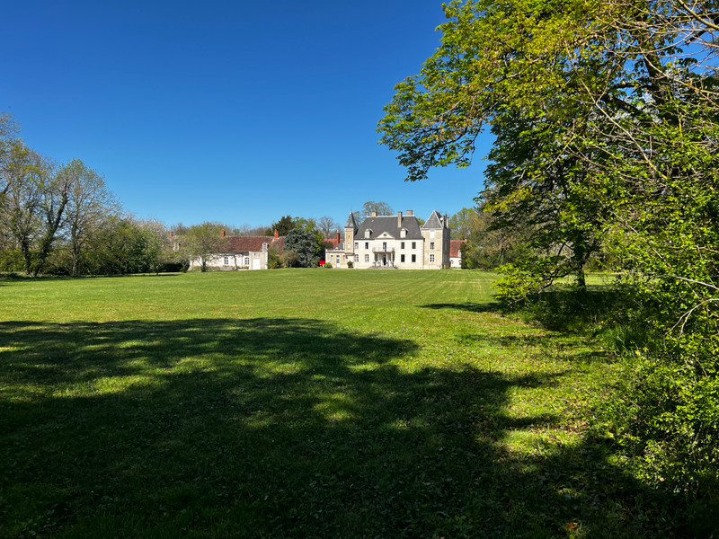 French property for sale in Saint-Loup-des-Chaumes, Cher - €995,000 - photo 5