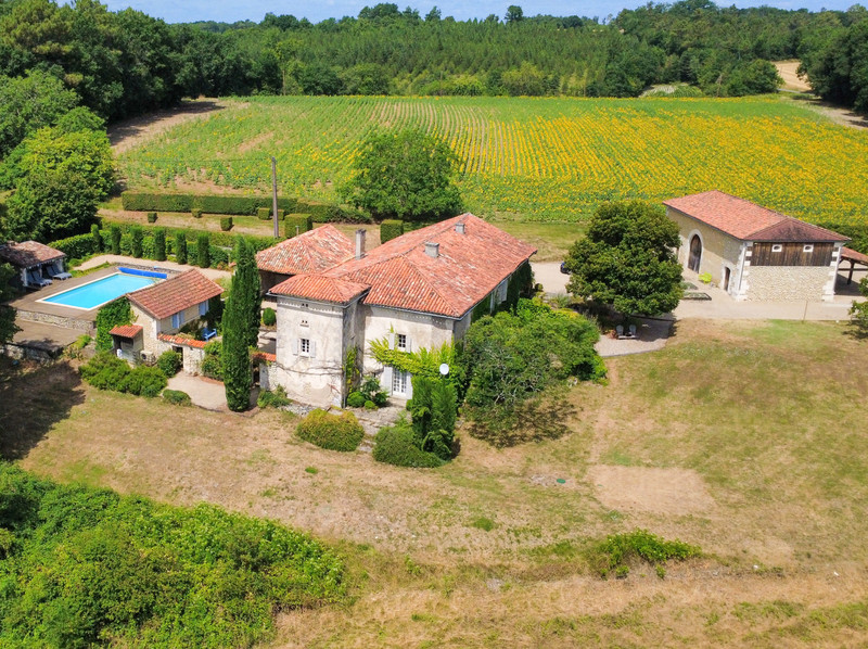 French property for sale in Verteillac, Dordogne - €599,000 - photo 9