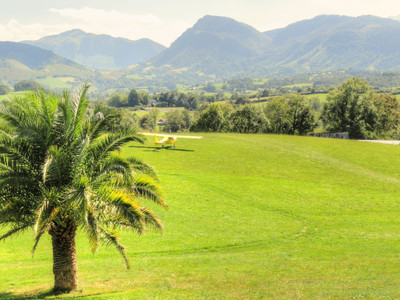 PYRENEAN COUNTRY RESIDENCE + AIRFIELD + 11 HECTARES + CONFERENCE CENTRE + AMAZING PANORAMIC MOUNTAIN VIEWS...
