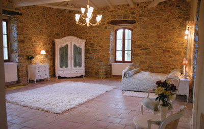 Maison de maître en pierre magnifiquement restaurée avec terrain et piscine, près d'Anduze