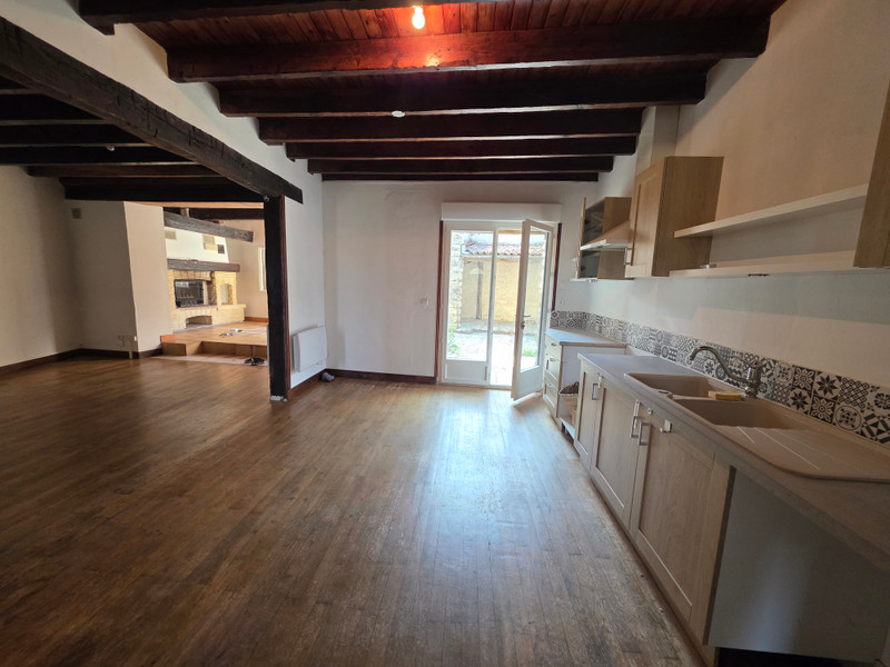 French property for sale in Ruelle-sur-Touvre, Charente - €145,000 - photo 5