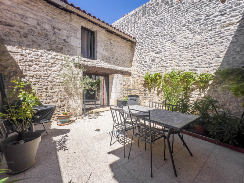 French property for sale in Angoulême, Charente - €299,500 - photo 0