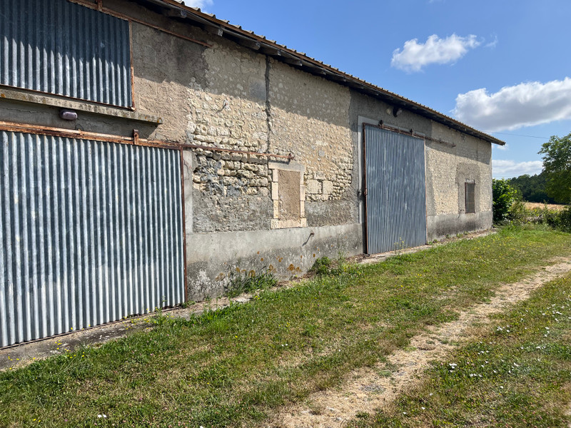 French property for sale in Bellevigne, Charente - €41,600 - photo 2