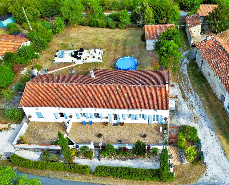 House for sale in SaintRomain Charente Beautiful 5 bedroomed property within walking