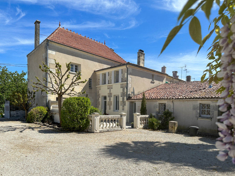 French property for sale in Migron, Charente-Maritime - €299,500 - photo 4