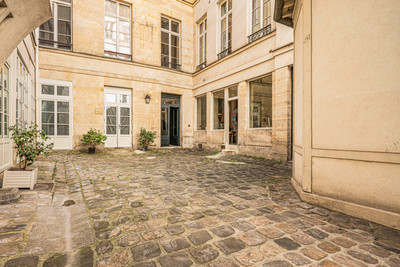 French property for sale in Paris 1er Arrondissement, Paris - €675,000 - photo 6
