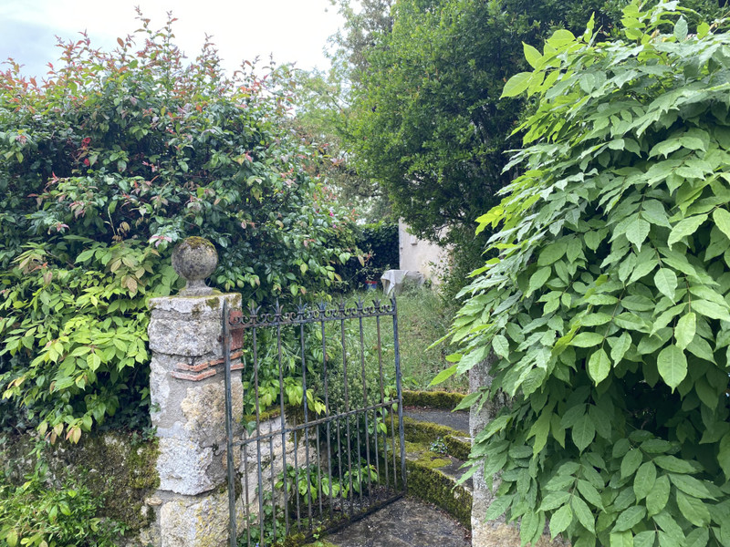 French property for sale in Laroque-Timbaut, Lot-et-Garonne - €131,127 - photo 1