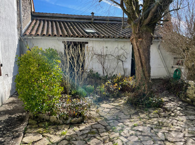 French property for sale in Aubigné, Deux-Sèvres - €61,600 - photo 9
