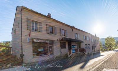 Commerce à vendre à Latouille-Lentillac, Lot, Midi-Pyrénées, avec Leggett Immobilier
