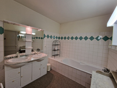 French property for sale in Saint-Christol, Vaucluse - €298,000 - photo 9