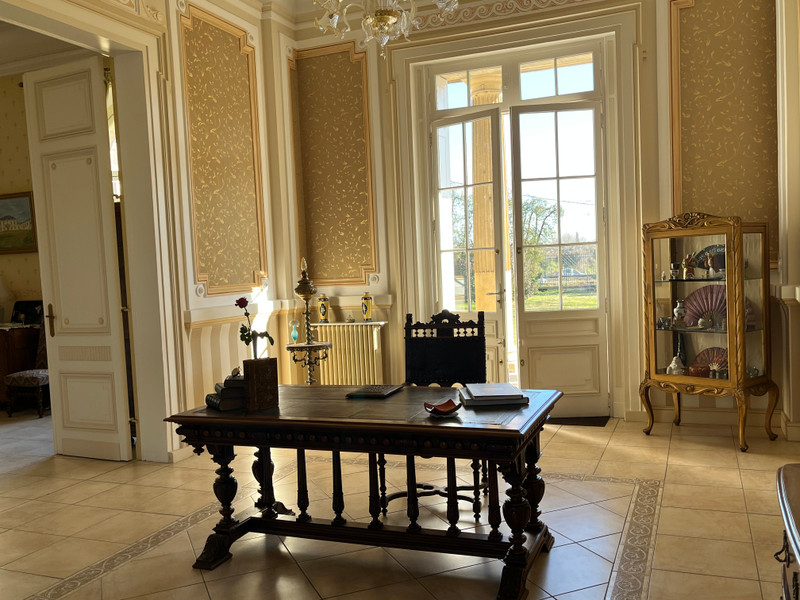 French property for sale in Cadaujac, Gironde - €1,590,000 - photo 3
