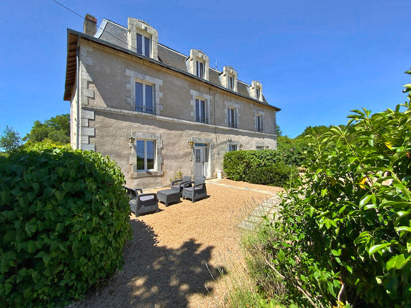 Maison à vendre à Saint-Saud-Lacoussière, Dordogne - 519.750 € - photo 1
