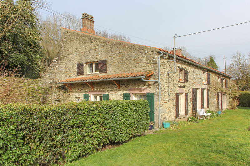 French property for sale in La Tardière, Vendée - €100,000 - photo 0
