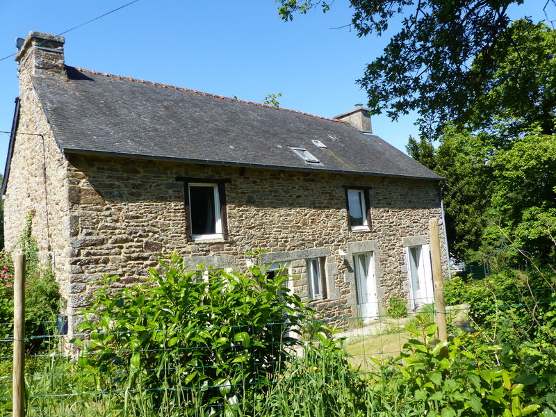 House in Plémet Côtesd'Armor UNDER OFFER ! Beautiful stone house