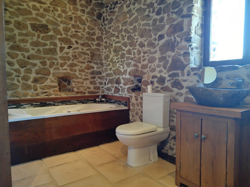 French property for sale in Verneuil, Charente - €318,000 - photo 5