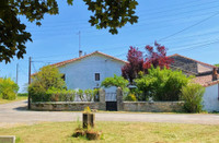 Propriété à vendre à Aubigné, Deux-Sèvres - 61 600 € - photo n°1