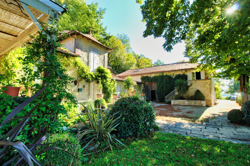 French property for sale in Cherval, Dordogne - €670,250 - photo 6