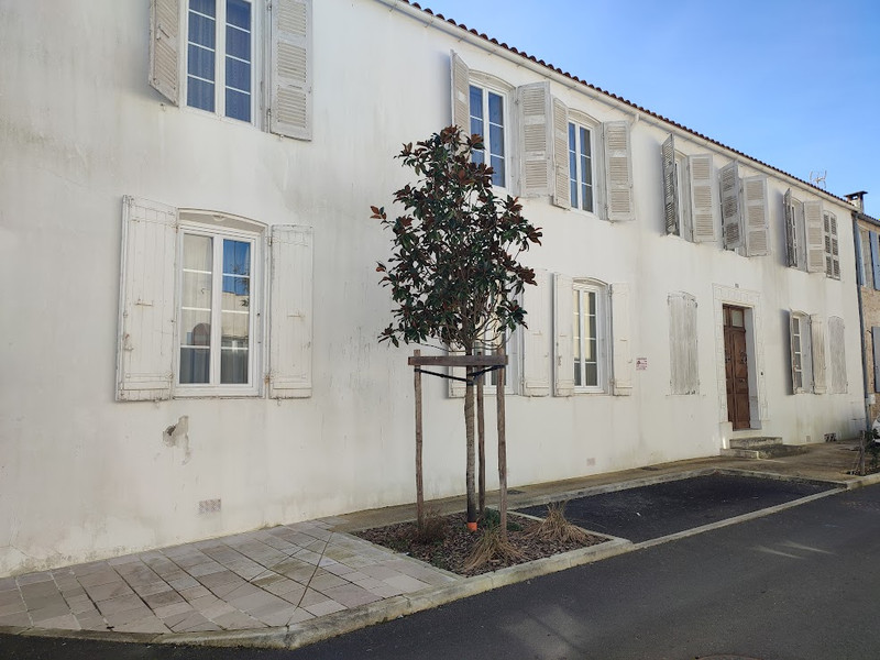 Maison à vendre à Le Château-d'Oléron, Charente-Maritime - 997.500 € - photo 1