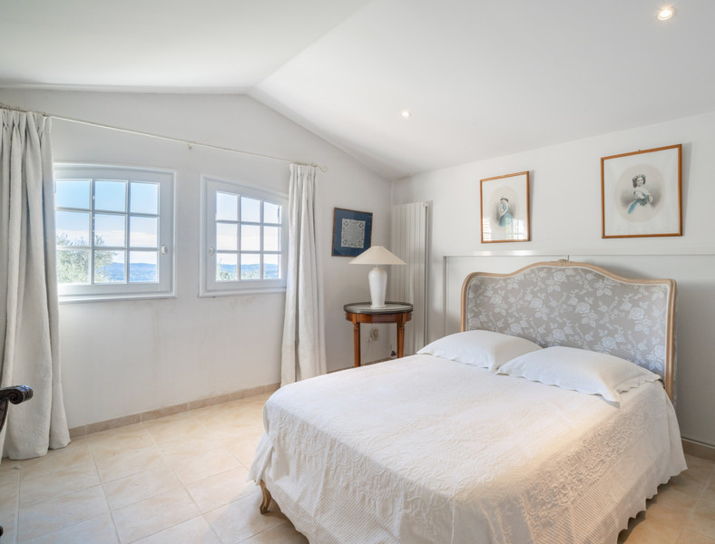 French property for sale in Le Tignet, Alpes-Maritimes - €1,795,000 - photo 4