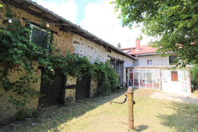 Maison à vendre à Rochechouart, Haute-Vienne, Limousin, avec Leggett Immobilier
