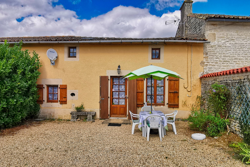 French property for sale in Melleran, Deux-Sèvres - photo 2