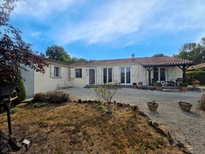 French property for sale in Vouzan, Charente - €266,000 - photo 14