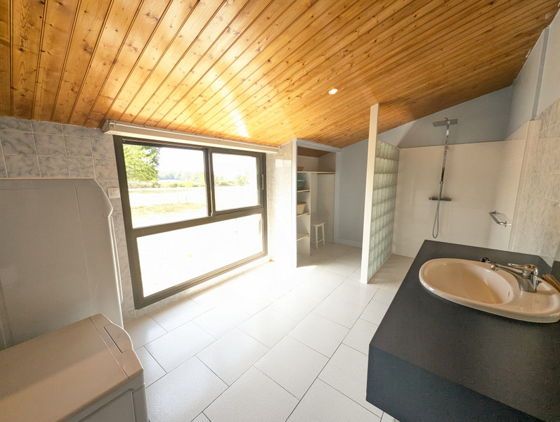 French property for sale in Écuras, Charente - €139,000 - photo 6