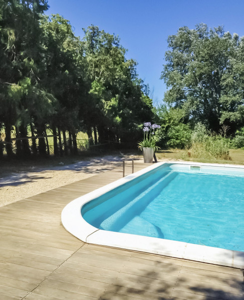 French property for sale in Sarrians, Vaucluse - €890,000 - photo 2