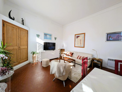 French property for sale in Avignon, Vaucluse - €298,000 - photo 4