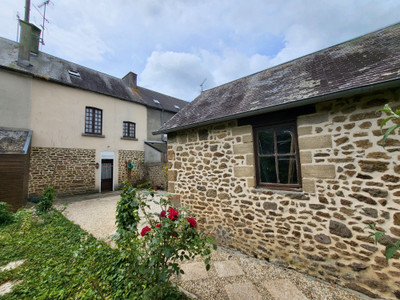 French property for sale in Saint-Fraimbault, Orne - €95,000 - photo 1