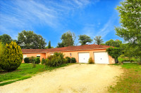 Propriété à vendre à Chabanais, Charente - 290 000 € - photo n°1
