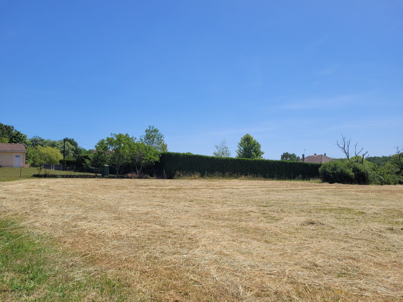 French property for sale in Milhac-de-Nontron, Dordogne - €24,000 - photo 2