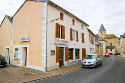 Maison à vendre à Saulgé, Vienne, Poitou-Charentes, avec Leggett Immobilier