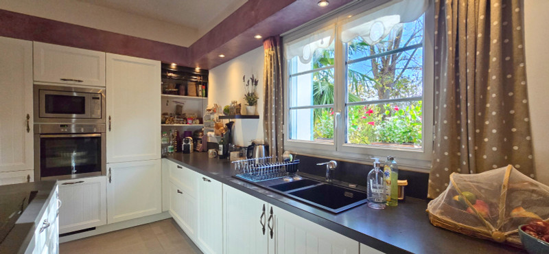 French property for sale in Maule, Yvelines - €850,000 - photo 5