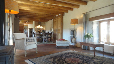 Superb renovated property - house and outbuilding- + barn with breathtaking views, in unspoilt surroundings