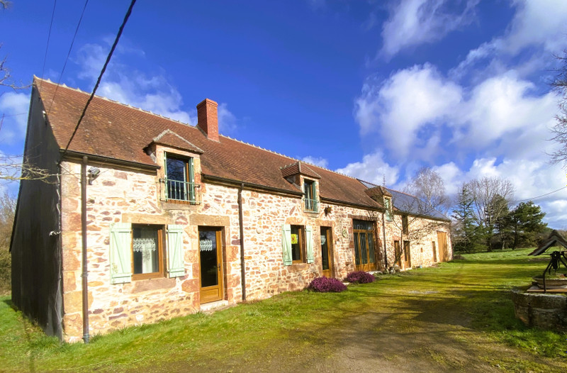 Maison à vendre à Vesdun, Cher - 288.900 € - photo 1