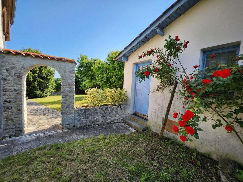 French property for sale in Aigre, Charente - €187,000 - photo 2