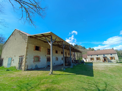 French property for sale in Auzances, Creuse - €286,000 - photo 2