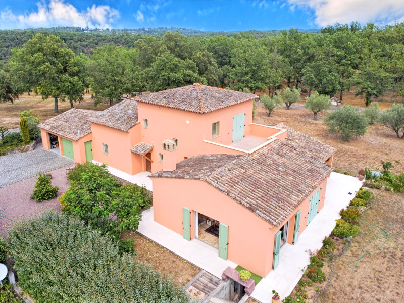 French property for sale in Bagnols-en-Forêt, Var - €1,278,000 - photo 0