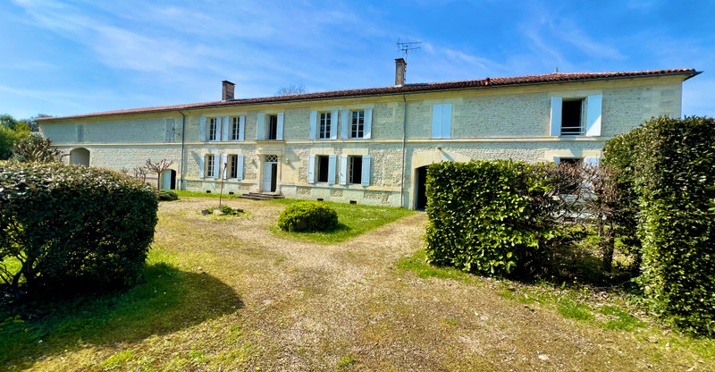 Propriété à vendre à Saint-Martial-sur-Né, Charente-Maritime - 450 500 €