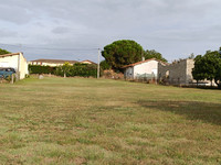 Terrain à vendre à Guîtres, Gironde - 66 440 € - photo 2