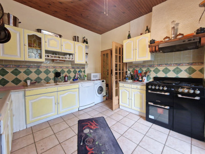 French property for sale in Chassenon, Charente - €152,600 - photo 3