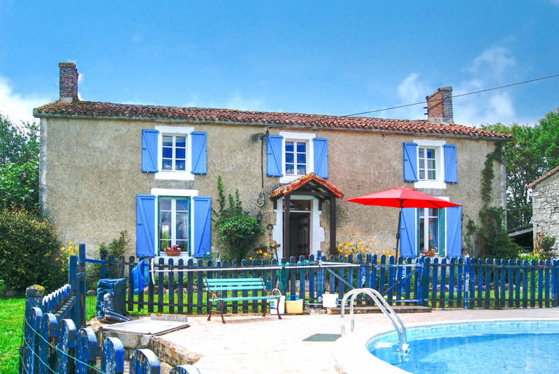 French property for sale in Vernoux-en-Gâtine, Deux-Sèvres - €194,400 - photo 3