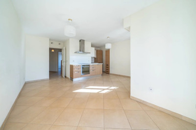 French property for sale in Nice, Alpes-Maritimes - €620,000 - photo 4