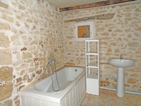 Maison à vendre à Benest, Charente - 27 000 € - photo 7