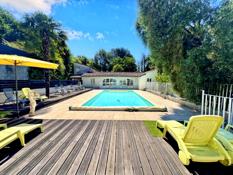French property for sale in Courcoury, Charente-Maritime - €514,100 - photo 2