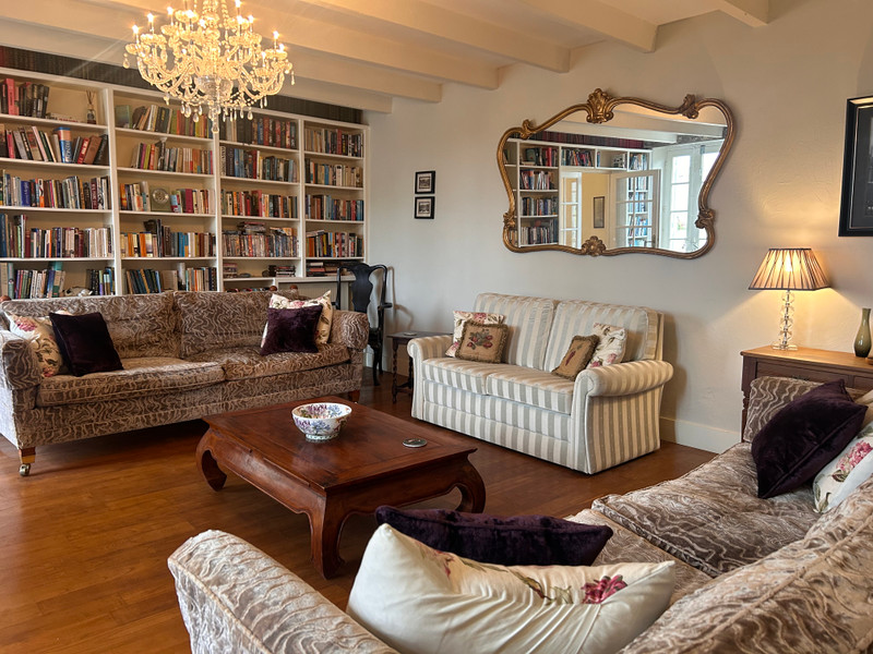 French property for sale in Boscamnant, Charente-Maritime - €318,000 - photo 2