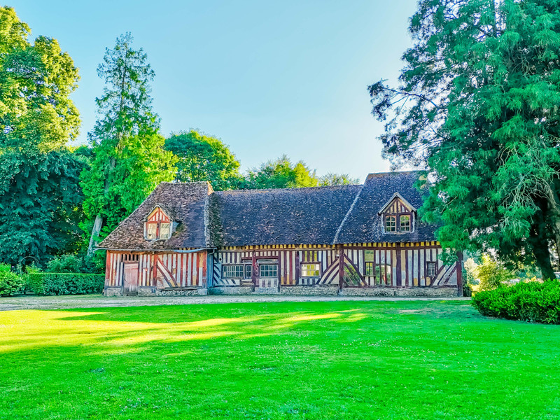 Propriété à vendre à Lisieux, Calvados - 1 400 000 €